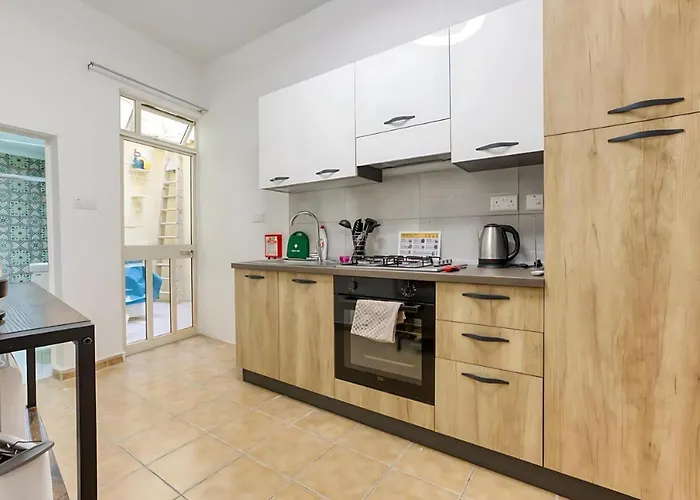 Ta' Lorita - Charming & Cosy Ground Floor Family *